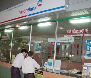 VietinBank vừa cho biết sẽ tổ chức đại hội đồng cổ đông lần đầu tiên vào ngày 4/6/2009, nhằm thông qua kế hoạch lựa chọn và bán cổ phần cho cổ đông chiến lược nước ngoài; kế hoạch niêm yết cổ phiếu trên thị trường chứng khoán tập trung;...