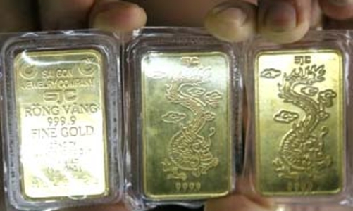 Thị trường vàng “nóng bỏng”, giá chạm 1,95 triệu đồng/chỉ