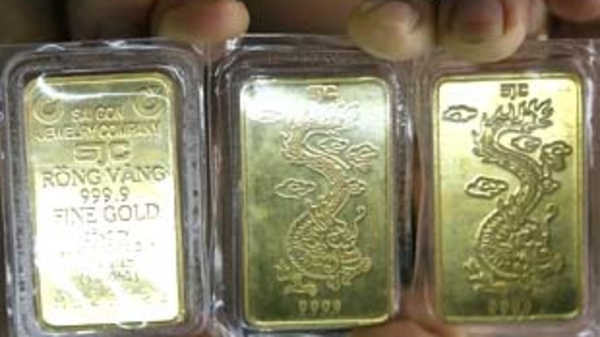 Thị trường vàng “nóng bỏng”, giá chạm 1,95 triệu đồng/chỉ