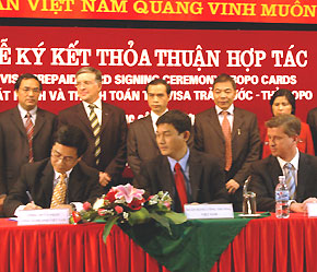 Lễ ký kết hợp tác của Incombank.