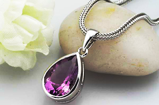 Thị trường bạc tăng giảm là do nhà đầu cơ Trung Quốc?