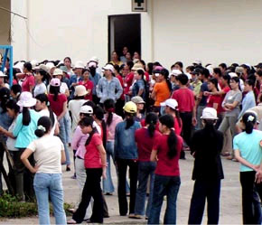 Với sự bất cập trong mối quan hệ lao động cho nên trong doanh nghiệp FDI liên tục xảy ra các vụ việc tranh chấp lao động và đình công xảy ra với tỷ lệ cao nhất.