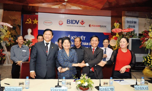 Chính thức chấp thuận nguyên tắc hợp nhất ba ngân hàng