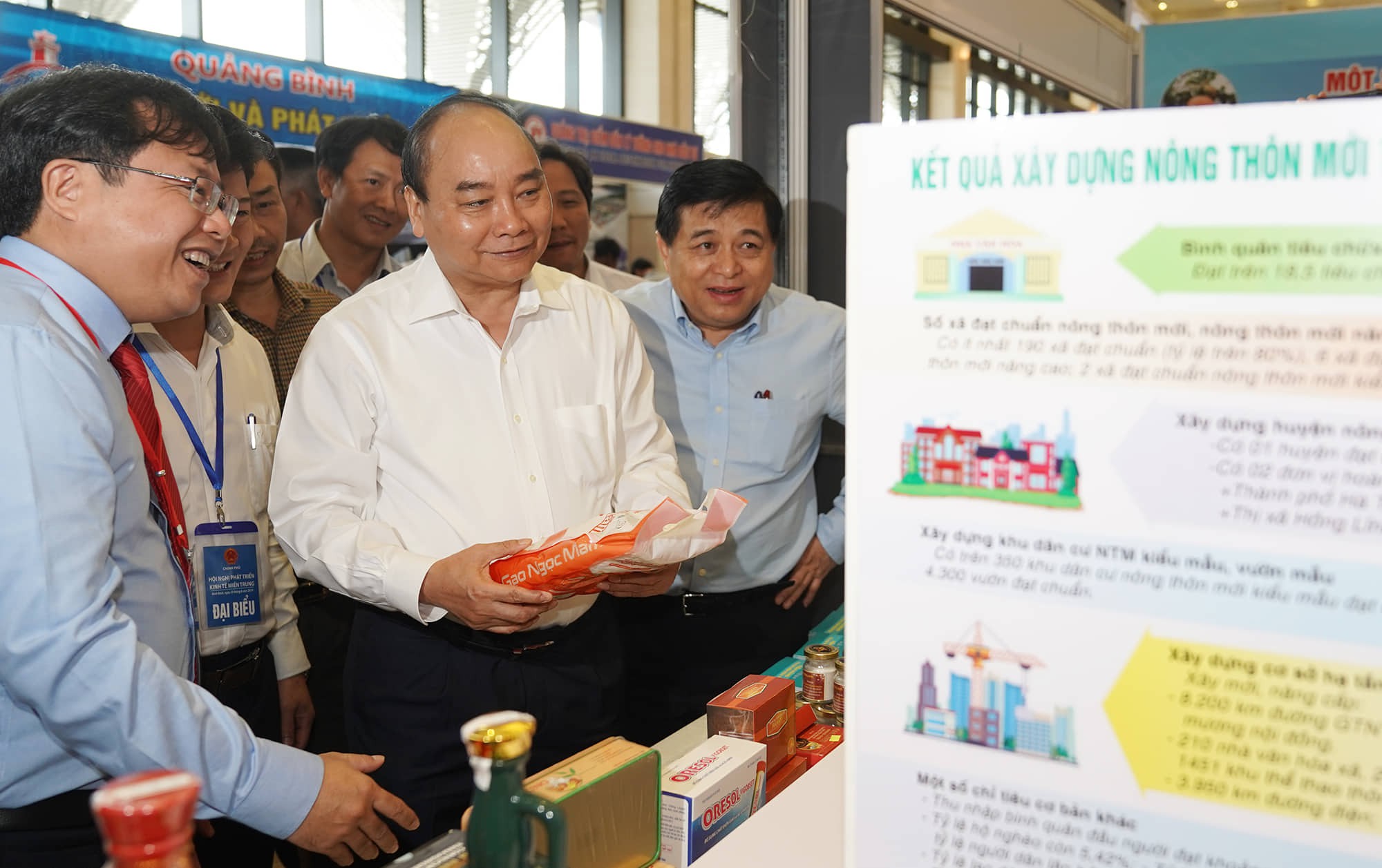 Thủ tướng: Miền Trung cần tránh mâu thuẫn trong lựa chọn ưu tiên chiến lược kinh tế  - Ảnh 1.