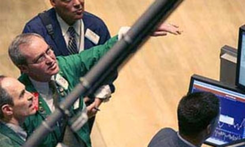 Mỹ tìm cách ghìm giới đầu cơ dầu lửa