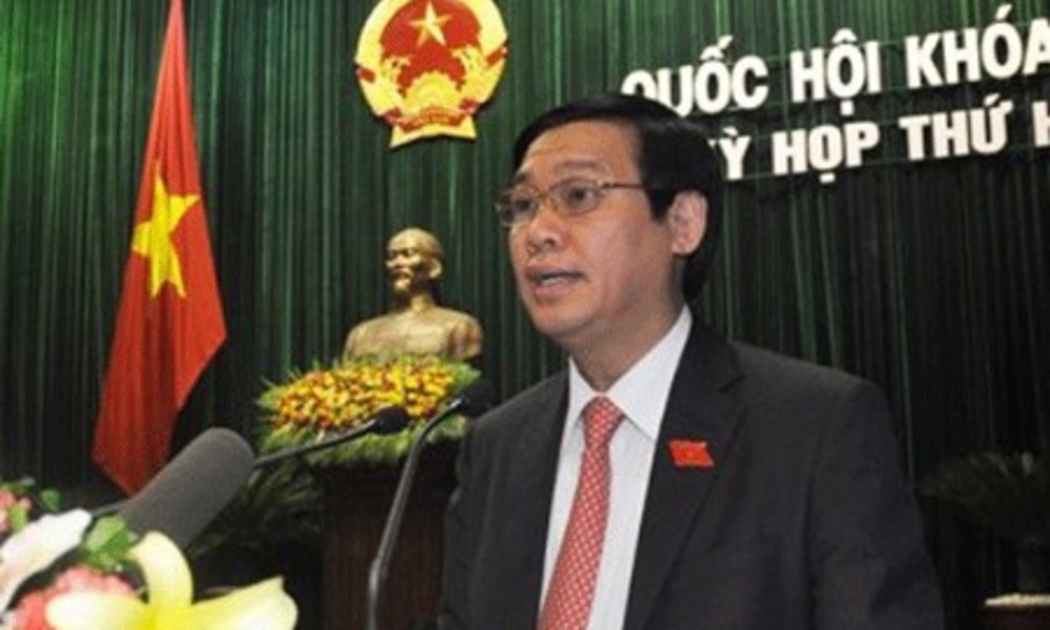 Bộ trưởng Bộ Tài chính Vương Đình Huệ trình dự án Luật Giá trước Quốc hội.