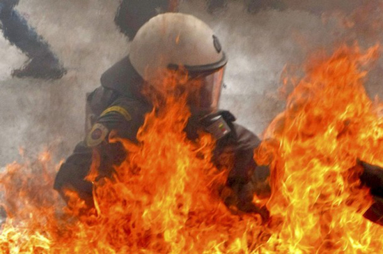 Cuộc khủng hoảng nợ công tại Hy Lạp đang diễn biến xấu - Ảnh: Reuters.