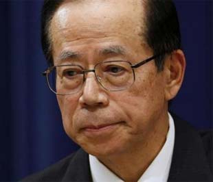 Thủ tướng Fukuda, Chủ tịch Đảng Dân chủ tự do (LDP) vừa trải qua gần một năm cầm quyền đầy sóng gió.