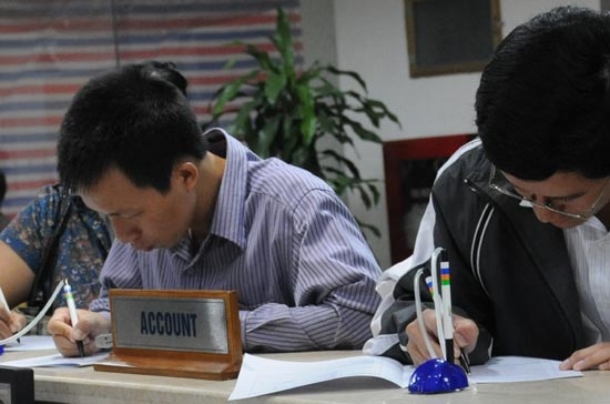 Nhà đầu tư vẫn rất thận trọng có lẽ là yếu tố duy nhất có thể giải thích được phiên mở cửa yếu như thường lệ.