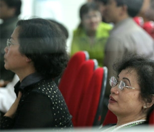 Trong phiên hôm nay, nguồn tiền và sự vào cuộc của nhà đầu tư vấn chưa thể hiện mạnh để thúc đẩy thị trường đi lên, theo tín hiệu từ chứng khoán thế giới như thường thấy thời gian qua - Ảnh: VNN.