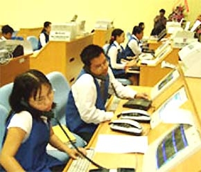 "Với sự chuẩn bị ra đời của các công ty chứng khoán sắp tới, dự báo sẽ xảy ra một làn sóng “ra đi” và sự tranh giành nhân lực giữa các công ty như đã từng xảy ra cuối năm 2006 đầu 2007."