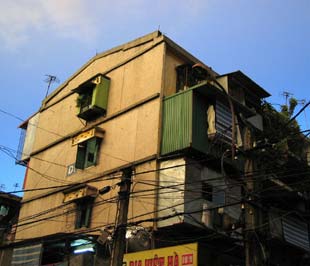Từ ngày 1/12/2008, tất cả các vấn đề liên quan đến nhiệm vụ, quyền hạn định giá đất, hồ sơ, tài liệu và cán bộ công chức làm công tác định giá đất của ngành Tài chính sẽ được chuyển sang ngành Tài nguyên và Môi trường.