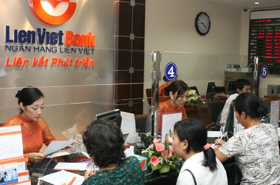 Hiện LienVietBank đang áp lãi suất tiết kiệm VND ở mức cao trên thị trường, cao nhất là 5,25%/năm.