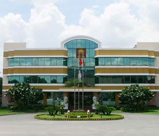 Ngày 5/11/2008, Sàn Tp.HCM đã chấp thuận cho Công ty Cổ phần Tập đoàn Hoa Sen (mã HSG-HOSE) niêm yết 57.038.500 cổ phiếu, mệnh giá 10.000 đồng.