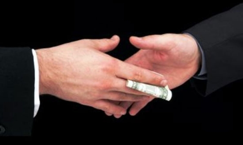 Doanh nghiệp nước nào “thích” đưa hối lộ nhất?