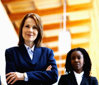 Hội nghị Thượng đỉnh Phụ nữ toàn cầu 2008 đã thu hút sự quan tâm của 1.000 đại biểu từ trên 100 quốc gia trên thế giới. Trong đó có rất nhiều nữ lãnh đạo là đại diện của các tập đoàn đa quốc gia.