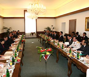 Thủ tướng Cộng hòa Czech tiếp Thủ tướng Nguyễn Tấn Dũng - Ảnh: VNN