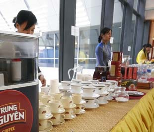 Một buổi giới thiệu sản phẩm của Công ty Cà phê Trung Nguyên - Ảnh: Việt Tuấn.