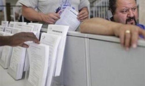 Giá vàng đội thêm 10.000 đồng/chỉ, giá USD đi xuống