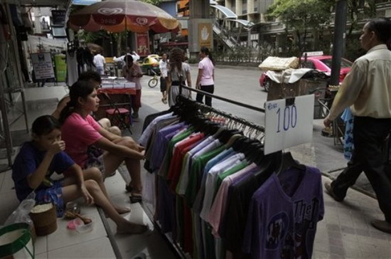 Sinh hoạt thường nhật đang dần trở lại ở Bangkok - Ảnh: AP.