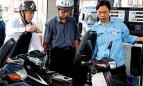 Bộ Tài chính: Chưa thể giảm giá xăng dầu