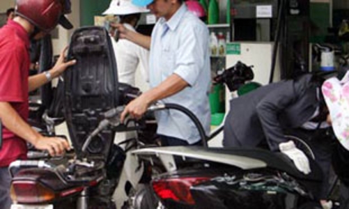 Doanh nghiệp xăng dầu lại xin tăng giá
