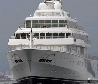 “Khi một chiếc du thuyền có chiều dài lớn hơn 328 foot, cả thế giới sẽ biết đến chủ nhân của nó".