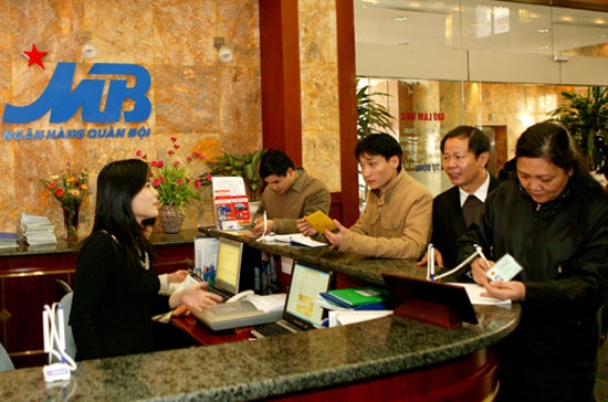 Thông báo của MB cho biết đây là chứng chỉ đầu tiên áp dụng việc điều chỉnh tăng lãi suất theo lãi suất cơ bản của Ngân hàng Nhà nước.