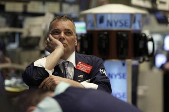 Đây là phiên giảm điểm mạnh nhất của ba chỉ số chứng khoán Mỹ kể từ ngày 4/2 - Ảnh: AP.