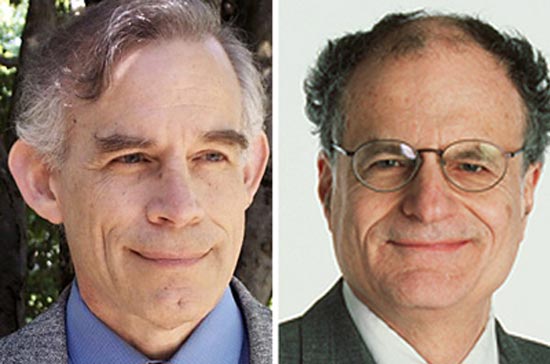 Christopher Sims (trái) và Thomas Sargent.