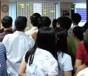 Thị trường vẫn chưa có dấu hiệu hồi phục mạnh mẽ và giới đầu tư đang ngóng chờ những tín hiệu cải thiện thật rõ ràng của nền kinh tế.