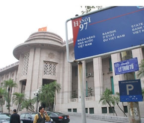 Những tháng gần đây, Ngân hàng Nhà nước đã tỏ ra lo ngại về những rủi ro liên quan tới kế hoạch tăng vốn của các ngân hàng thương mại.