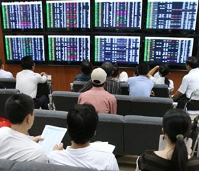 Thay cho sự ngược dòng trong phiên hôm qua, hôm nay HASTC-Index đã đảo chiều để cùng hướng với VN-Index - Ảnh: Mạnh Thắng.