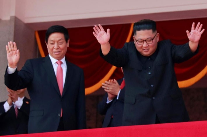 Triều Tiên không còn khoe tên lửa tầm xa trong lễ duyệt binh - Ảnh 8.