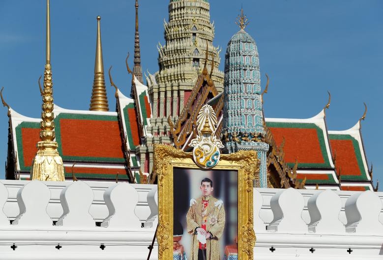 Vua Vajiralongkorn của Thái Lan chính thức đăng quang - Ảnh 7.