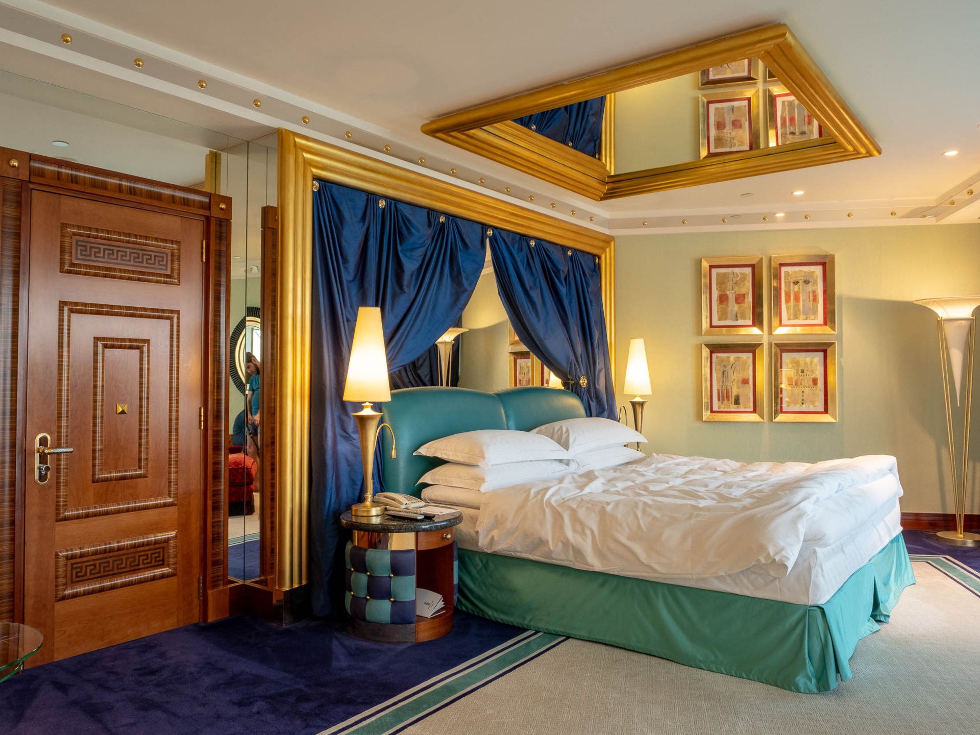 10 điều ít biết về khách sạn xa xỉ bậc nhất thế giới ở Dubai - Ảnh 6.