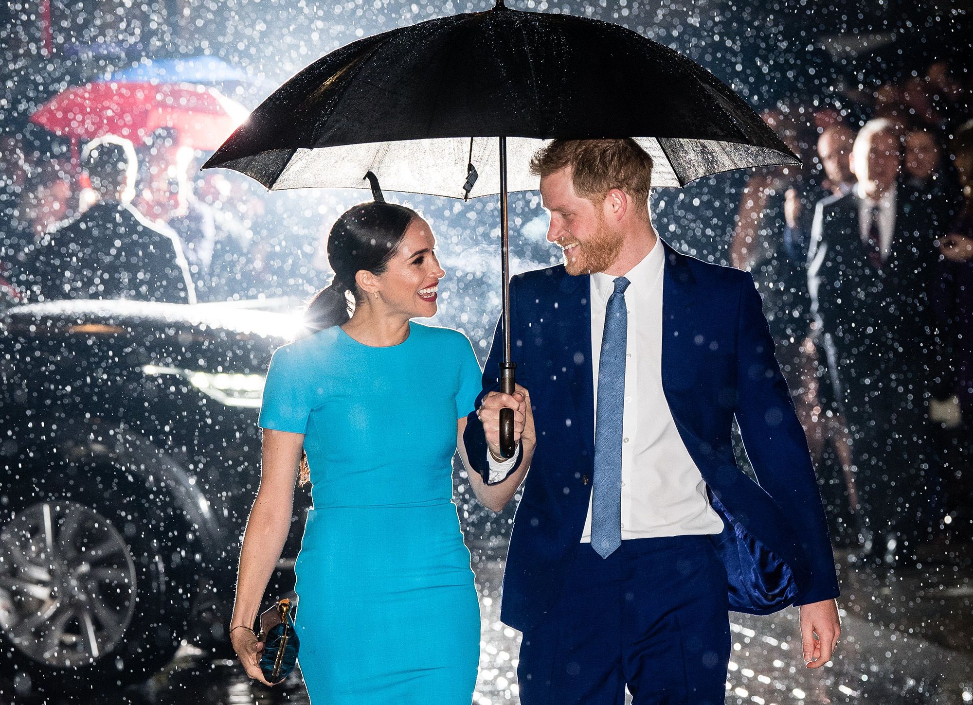 Đầu tháng 3, Hoàng tử Harry và vợ Meghan Markle - Công tước và Nữ công tước xứ Sussex - khiến công chúng Anh bất ngờ khi tuyên bố rút khỏi Hoàng gia và chuyển tới sống tại Canada. Cả hai dự định phân chia thời gian giữa Anh và Canada - Ảnh: WireImage