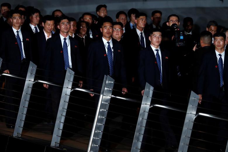 Chùm ảnh ông Kim Jong Un đi dạo đêm ở Singapore - Ảnh 7.
