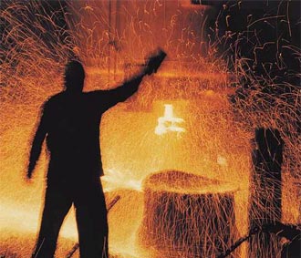 Một số doanh nghiệp Ấn Độ rất quan tâm tới việc thành lập nhà máy sản xuất thép và khai thác khoáng sản tại Việt Nam.