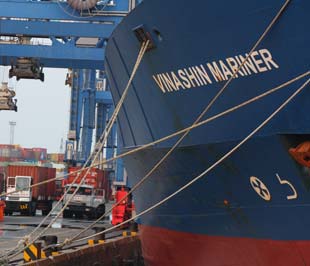 Ước tính, với tốc độ phát triển mạnh của ngành hàng hải như hiện nay thì đến năm 2015, chúng ta sẽ thiếu hụt khoảng 2.000 thuyền viên.