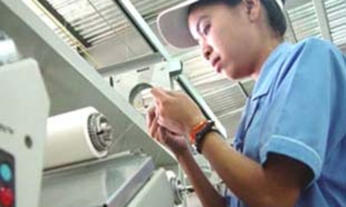 Chính sách cho lao động nữ: Luật có cũng như không