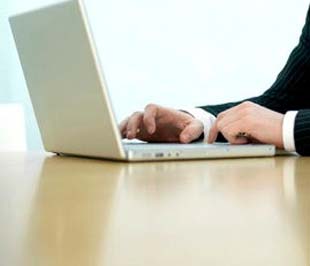 Khi kê khai thuế điện tử, người nộp thuế có thể ngồi tại nhà kê khai và gửi qua mạng Internet.