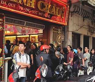 Thị trường vàng "dậy sóng", chia sẻ sự chú ý và cả nguồn vốn ở sàn chứng khoán - Ảnh: Vnexpress.