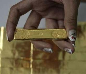 Kết thúc phiên giao dịch cuối tháng tại thị trường Mỹ, giá vàng giao ngay tăng 9,1 USD/oz (1,04%), lên mức 886,1 USD/oz.