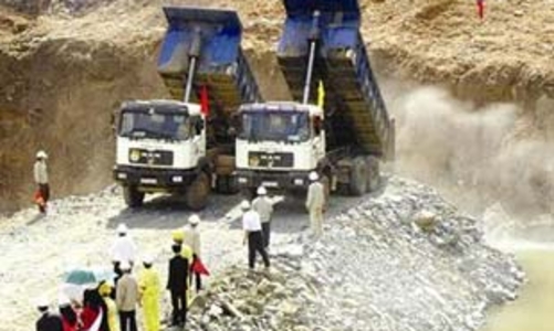 Đầu tư ra nước ngoài cũng “khổ” vì thủ tục!