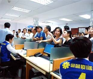 Ở góc độ quản lý nhà nước, thông qua các sàn giao dịch, các cơ quan chức năng sẽ dễ dàng kiểm soát được khối lượng vàng giao dịch cũng như các giao dịch tiền tệ dưới dạng vàng - Ảnh: TP.