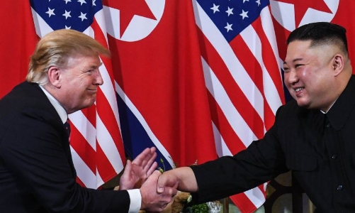 Gặp ông Kim Jong Un, ông Trump hứa “một tương lai tuyệt vời” cho Triều Tiên