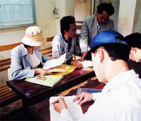 Nội dung của nhiều giấy phép không tránh khỏi thiên hướng tạo thuận lợi hay lấy thuận lợi về cho ngành mình, và đẩy khó khăn về cho người dân và doanh nghiệp.