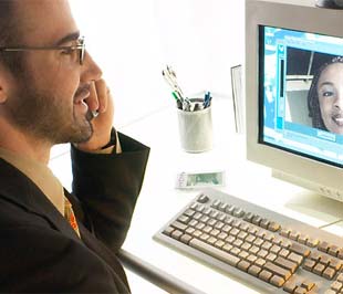 Dịch vụ điện thoại Internet được đánh giá là rẻ hơn so với điện thoại "truyền thống".