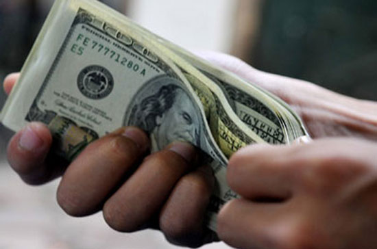 Việc tăng tỷ giá mạnh khiến cơ hội giảm lãi suất trong ngắn hạn càng giảm đi.